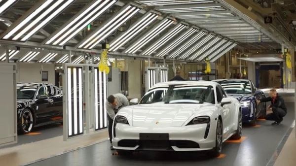 Porsche разработала новый вид топлива, которое сделает автомобили с ДВС в разы более экологичными